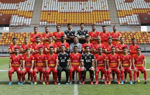 چشم همه به فولاد و نکونام چشم همه به فولاد و نکونام