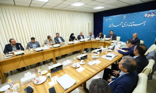 برگزاری جلسه اقدام مشترک تنظیم بازار و برنامه‌ریزی برای ایجاد بازارچه‌های عرضه مستقیم کالا در همدان