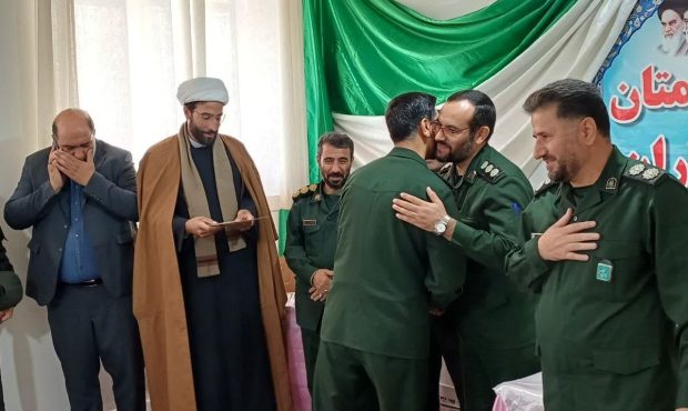 مراسم تودیع و معارفه فرماندهان حوزه مقاومت بسیج شهر فرسفج با حضور مسئولان محلی و سپاهی برگزار شد