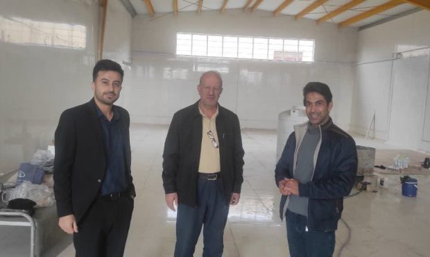 بازدید بخشدار مرکزی تویسرکان از کارگاه تولیدی حلواشکری و خشکبار در روستای قلعه شیخ
