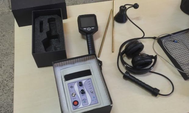 کشف گنجیاب قاچاق و اقلام شبهعتیقه در تویسرکان / گنجیابی که به گنج نرسید کشف گنجیاب قاچاق و اقلام شبهعتیقه در تویسرکان / گنجیابی که به گنج نرسید