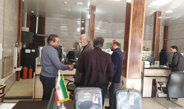 بازدید فرماندار تویسرکان از پست بانک شهرستان با محوریت تسهیلات تکلیفی و حمایت از متقاضیان بازدید فرماندار تویسرکان از پست بانک شهرستان با محوریت تسهیلات تکلیفی و حمایت از متقاضیان