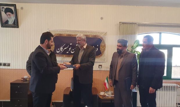 آیین تودیع و معارفه سرپرست جدید اداره تعاون، کار و رفاه اجتماعی شهرستان تویسرکان برگزار شد