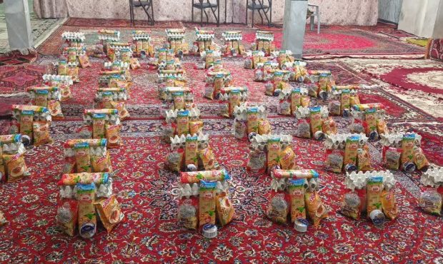 مهربانی ادامه دارد؛ توزیع ۵۰ بسته معیشتی با مشارکت بسیج و خیران در روستای جعفریه تویسرکان