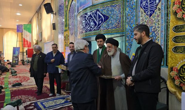 🎁 تجلیل از فعالان و مؤدیان برتر زکات در نمازجمعه تویسرکان 🎁 تجلیل از فعالان و مؤدیان برتر زکات در نمازجمعه تویسرکان