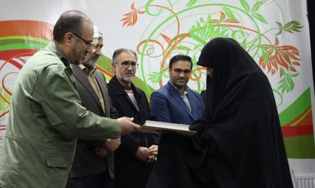 اهدای مجوز فعالیت خانه قرآن تویسرکان همزمان با افتتاح شانزدهمین جشنواره مردمی فیلم عمار اهدای مجوز فعالیت خانه قرآن تویسرکان همزمان با افتتاح شانزدهمین جشنواره مردمی فیلم عمار