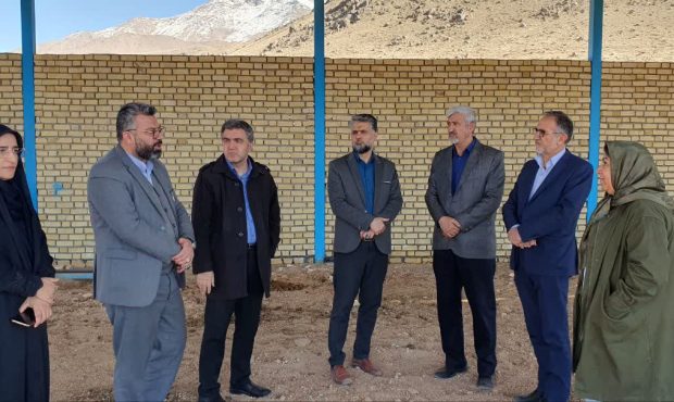 بازدید فرماندار تویسرکان از طرح پرورش اسب باباپیر برای تسریع در رفع موانع اجرایی