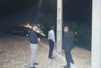 بازدید شبانه مسئولان شهرستانی از تپه نورالشهدا؛ پیگیری ویژه برای تأمین روشنایی یادمان شهدا