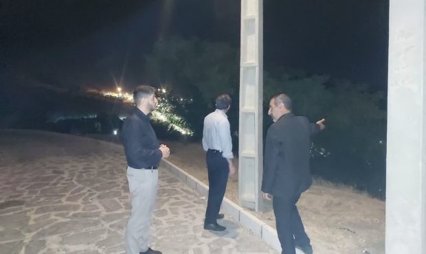 بازدید شبانه مسئولان شهرستانی از تپه نورالشهدا؛ پیگیری ویژه برای تأمین روشنایی یادمان شهدا بازدید شبانه مسئولان شهرستانی از تپه نورالشهدا؛ پیگیری ویژه برای تأمین روشنایی یادمان شهدا