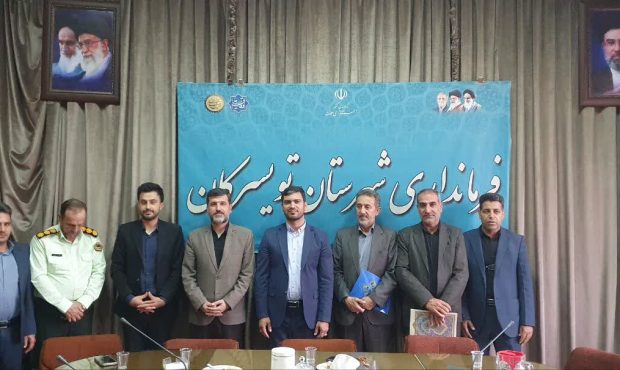 مدیرکل سیاسی استانداری همدان تأکید کرد: اخلاق‌مداری، برنامه‌محوری و مردم‌محوری؛ سه شاخص اصلی مدیریت در دولت وفاق